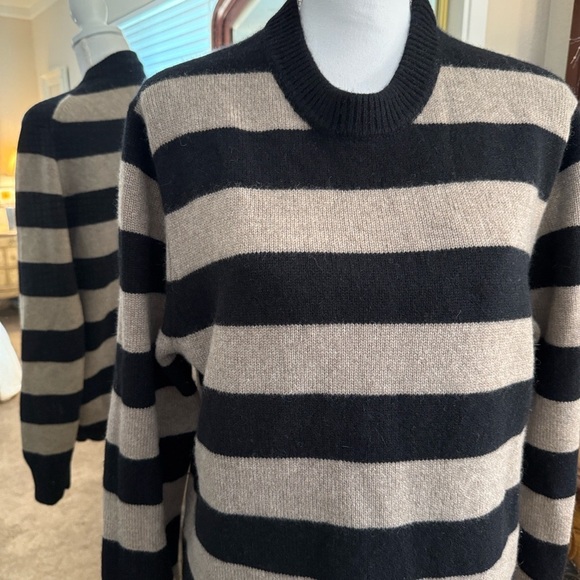 Magaschoni Men's Black and Cream 100% Cashmere Knit Sweater - Picture 2 of 7